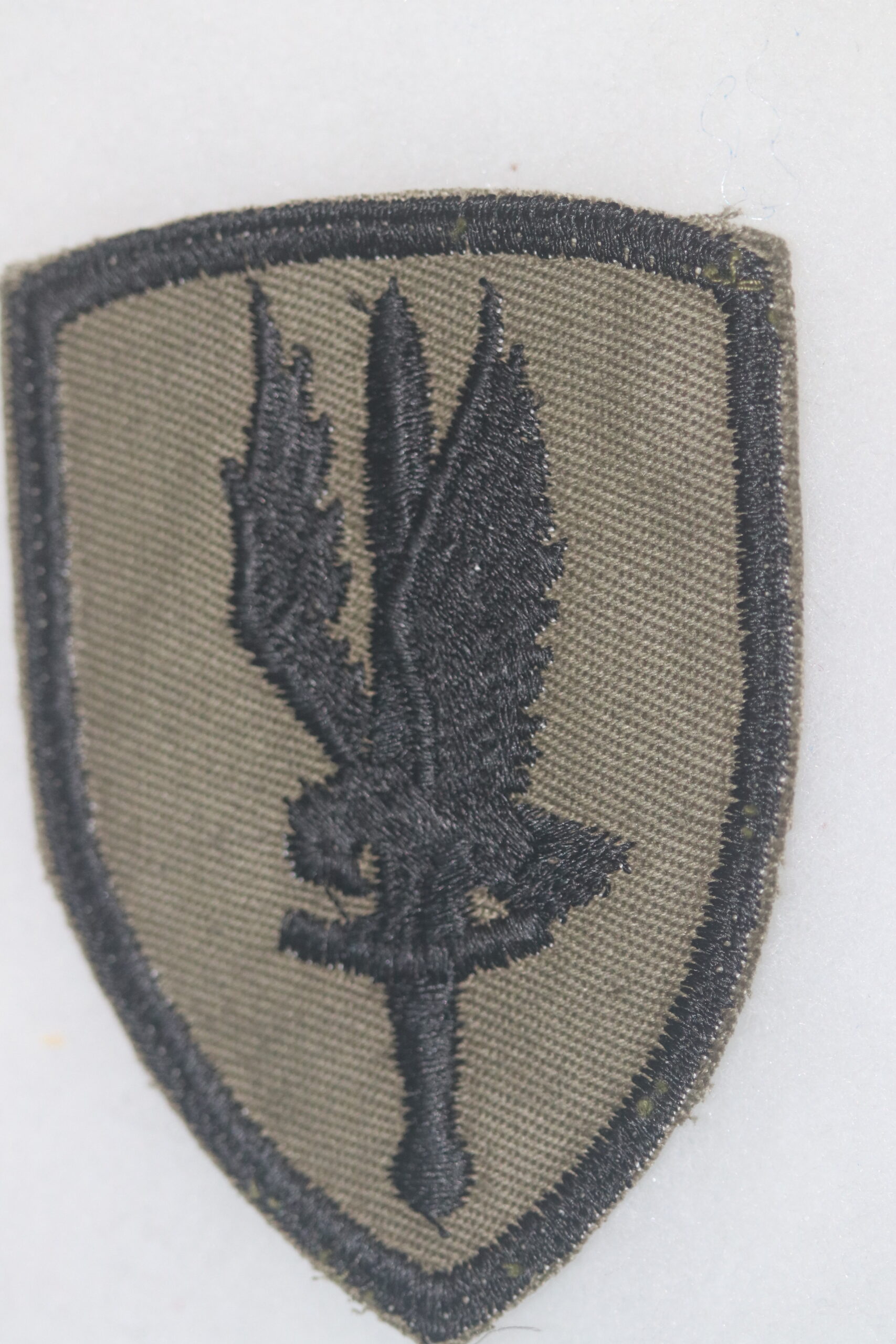 thumbnail image 2 of 1st Aviation Brigade (1) US Army Military Hat Pin 14669 HO 2 of 5